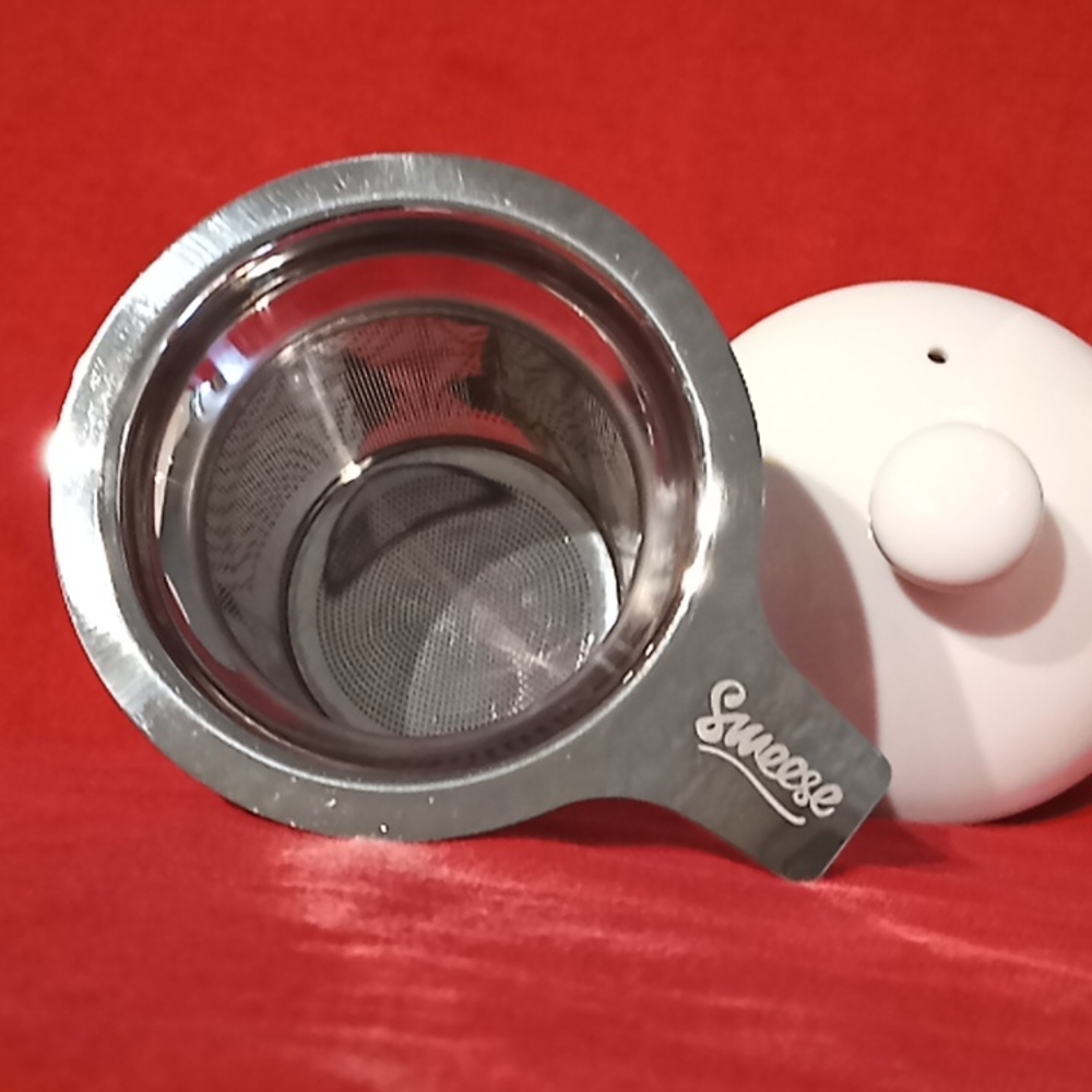SWEESE Porcelain Tea Pot With Stainless Steel Infuser. 27 oz. Flawless Condition - Picture 12 of 16